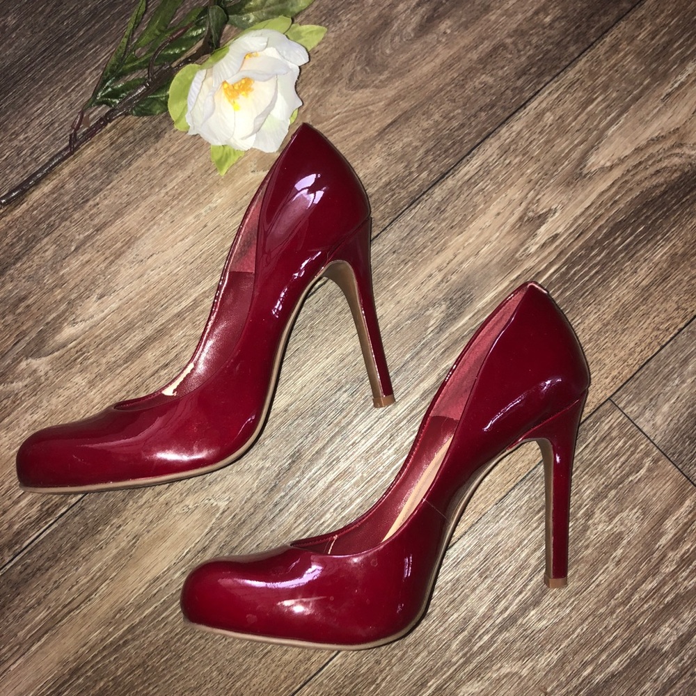 Jessica Simpson red patent heels
